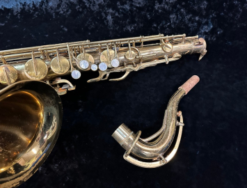 Photo Excellent! Vintage Bundy Tenor Saxophone – Selmer Elkhart IND, Serial #47688